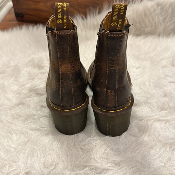 Dr.Martens Chelsea boot size 5 children pre-owned. - Picture 3 of 8